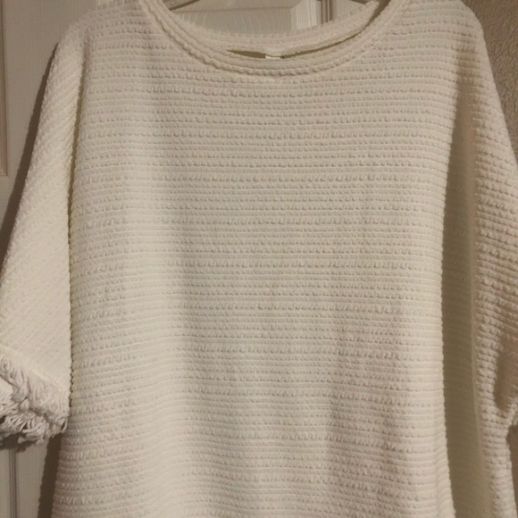 L love • White Fringe Striped Design Short sleeve - Picture 2 of 10